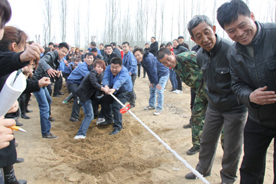 2011年東達羊絨公司三八婦女節(jié)拔河活動